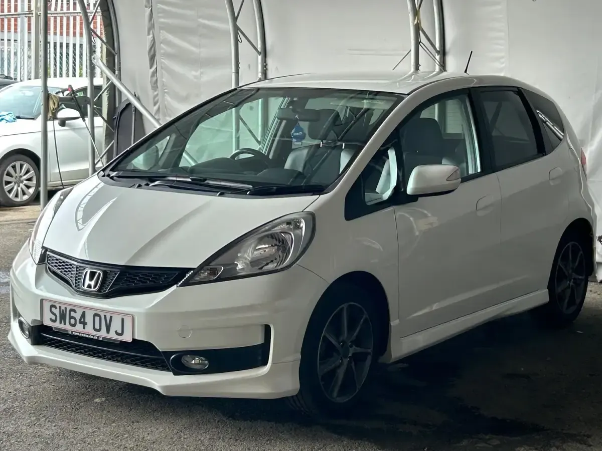 Used Honda Jazz SI 2015 White Hatchback