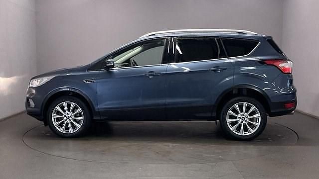 Begagnad Ford Kuga Titanium 150 HK (110 kW) 2019 Blå SUV