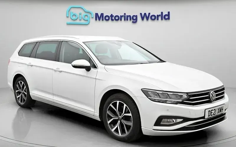 Used VW Passat SEL 150 HP (110 kW) 2023 Estate