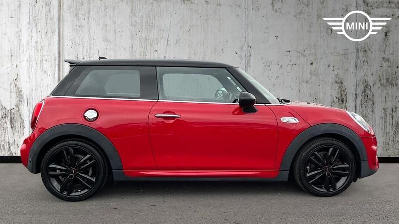 Used Mini Cooper S Hatch 189 HP (139 kW) 2019 Red Hatchback