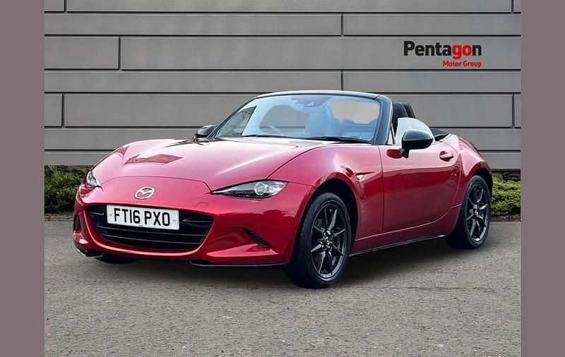 Used Mazda MX5 Inclusive 128 HP (94 kW) 2016 Red Cabriolet
