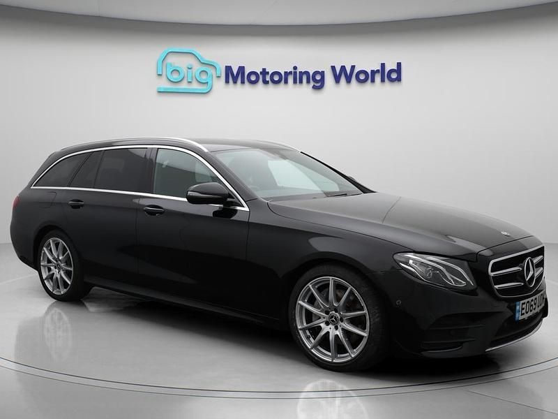 Black Used 2019 Mercedes E220 AMG line Estate | £19,100 (Fair price) - Image 1/4