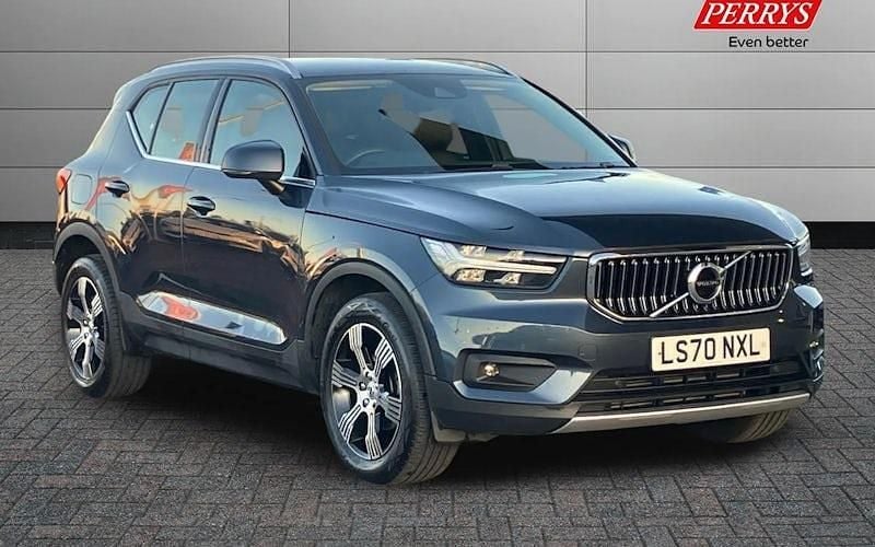 Used 2021 Volvo XC40 Inscription SUV | £19,995 (Good price) - Image 1/4