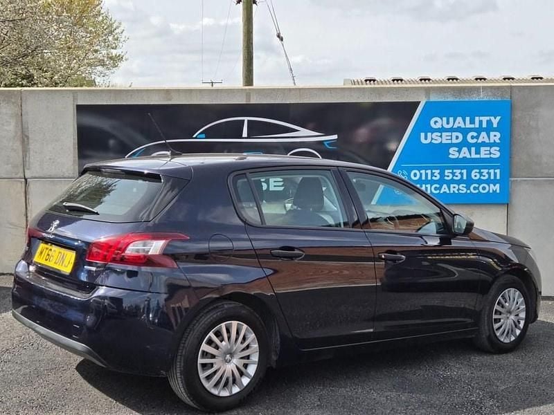 Used Peugeot 308 Access 82 HP (60 kW) 2016 Blue Hatchback