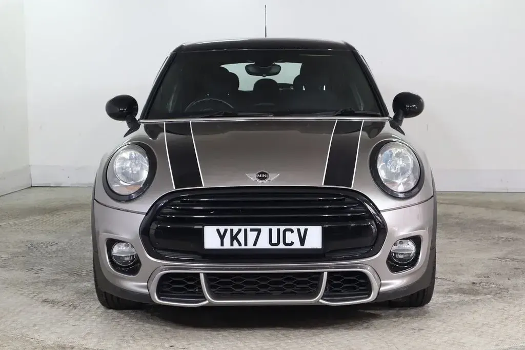 Used Mini Cooper Hatch 136 HP (100 kW) 2017 Silver Hatchback
