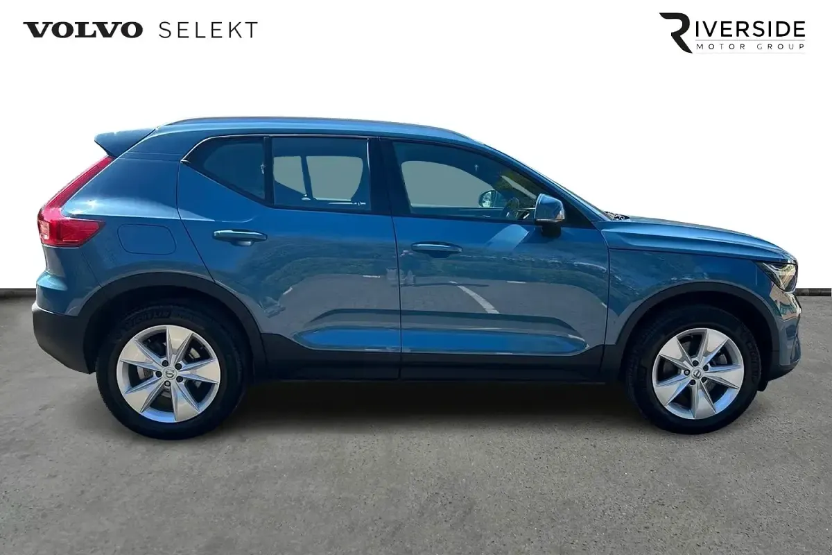 Used Volvo XC40 Core 163 HP (119 kW) 2025 Blue SUV