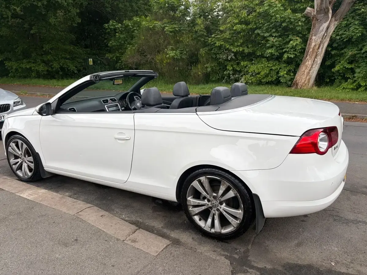 Używany VW Eos Sportline 160 KM (117 kW) 2010 Biały Kabriolet