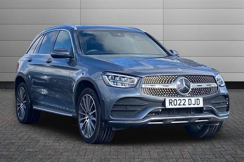 Used Mercedes GLC300 AMG Line Premium 306 HP (225 kW) 2022 Selenite grey Estate