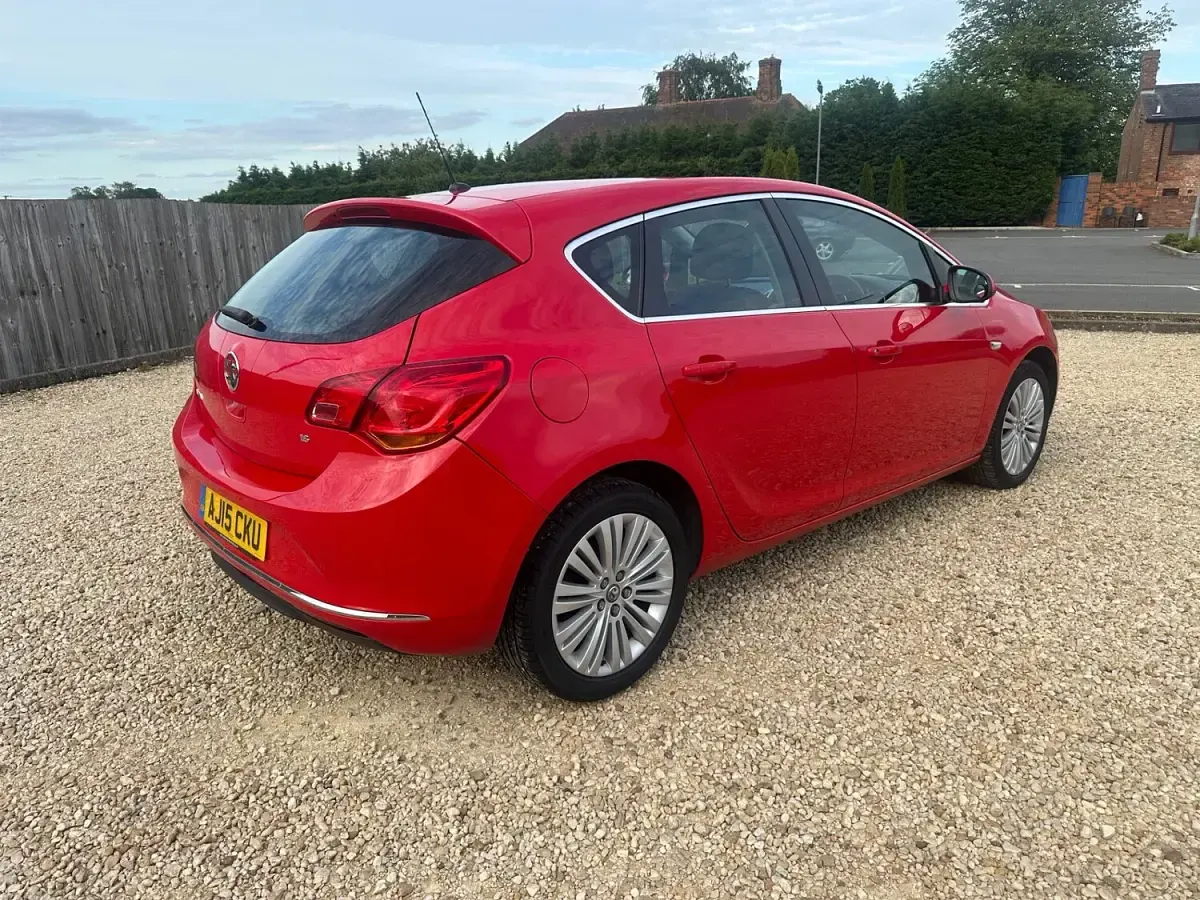 Used Vauxhall Astra Excite 2015 Red Hatchback