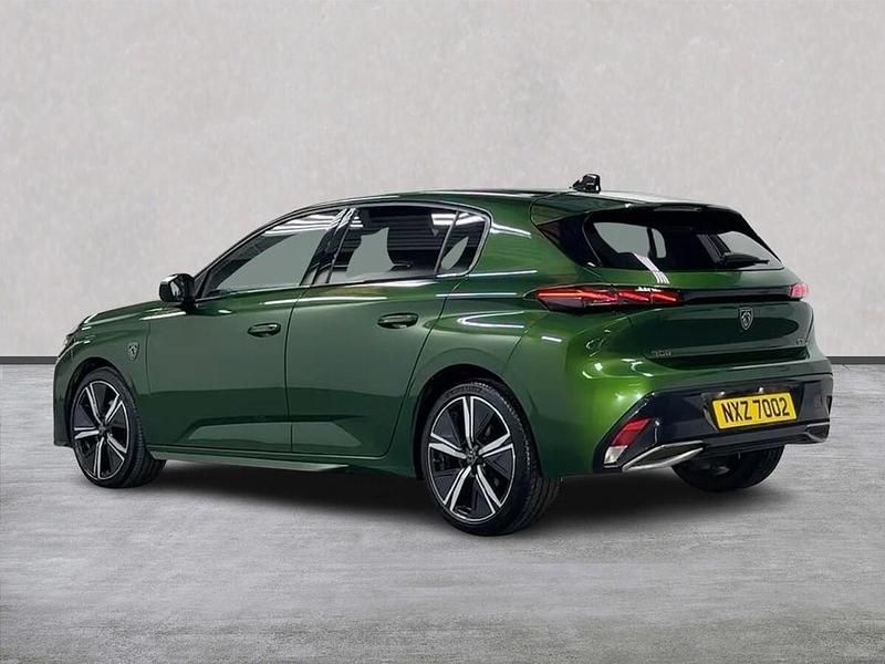 Used Peugeot 308 GT 130 HP (95 kW) 2023 Green Hatchback
