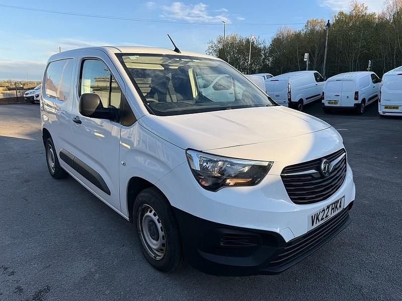 Used Vauxhall Combo 100 HP (73 kW) 2022 White Van