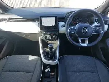 Used Renault Clio Techno 90 HP (66 kW) 2022 White Hatchback
