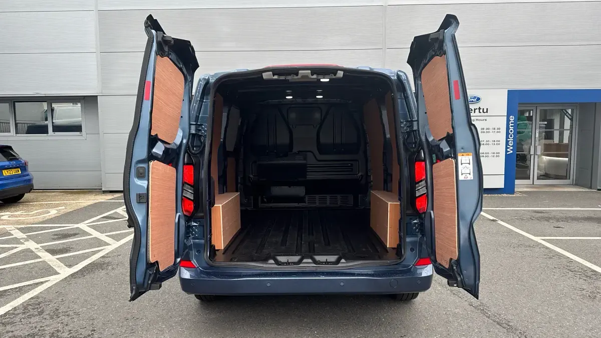Used Ford Transit Custom Limited 136 HP (100 kW) 2025 Van