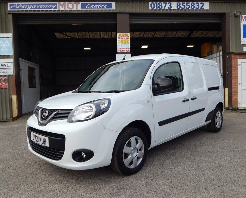 White Used 2021 Nissan NV250 Tekna Van | £8,795 (A bit pricey) - Image 1/4