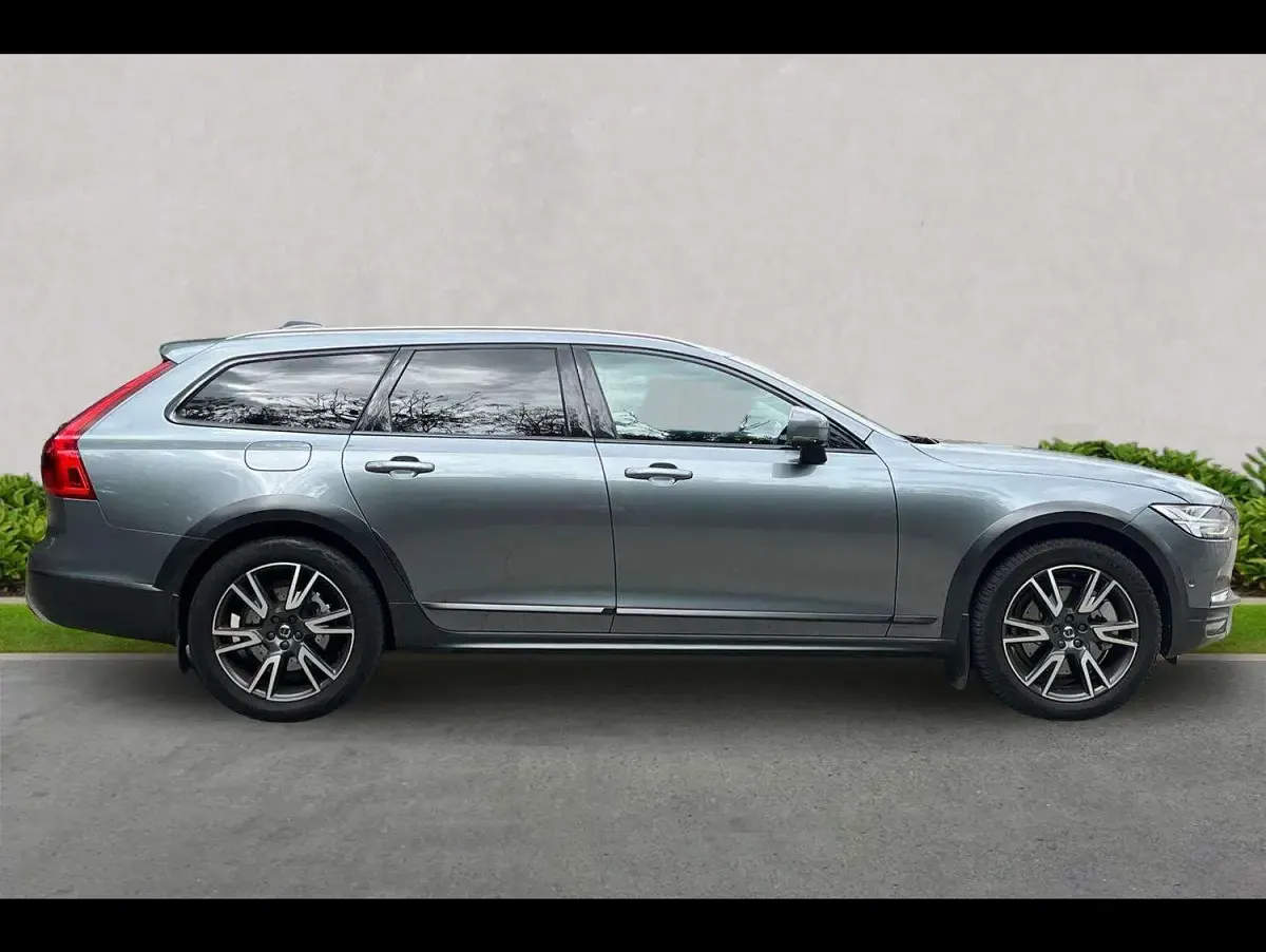 Used Volvo V90 CC Plus 235 HP (172 kW) 2019 Grey Estate