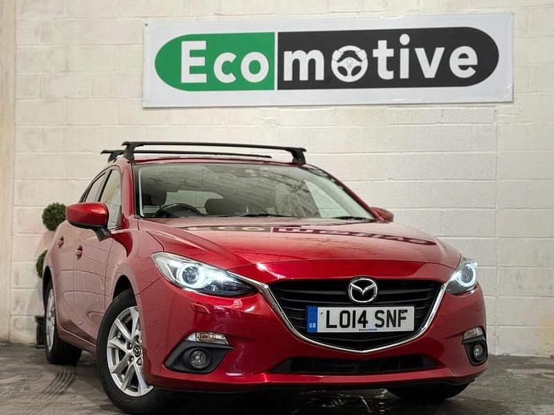 Used Mazda 3 2014 Red Hatchback