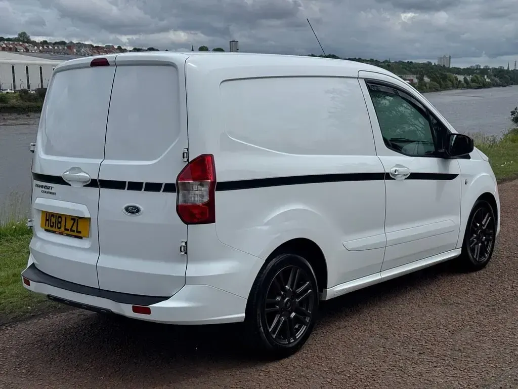 Used Ford Transit Sport 100 HP (73 kW) 2018 White Van