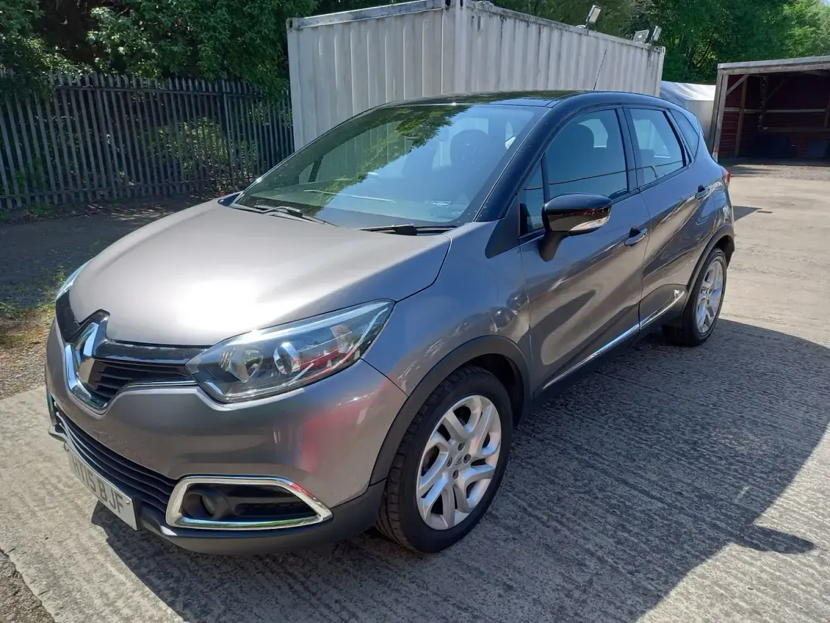Used Renault Captur Dynamique 90 HP (66 kW) 2015 Grey SUV