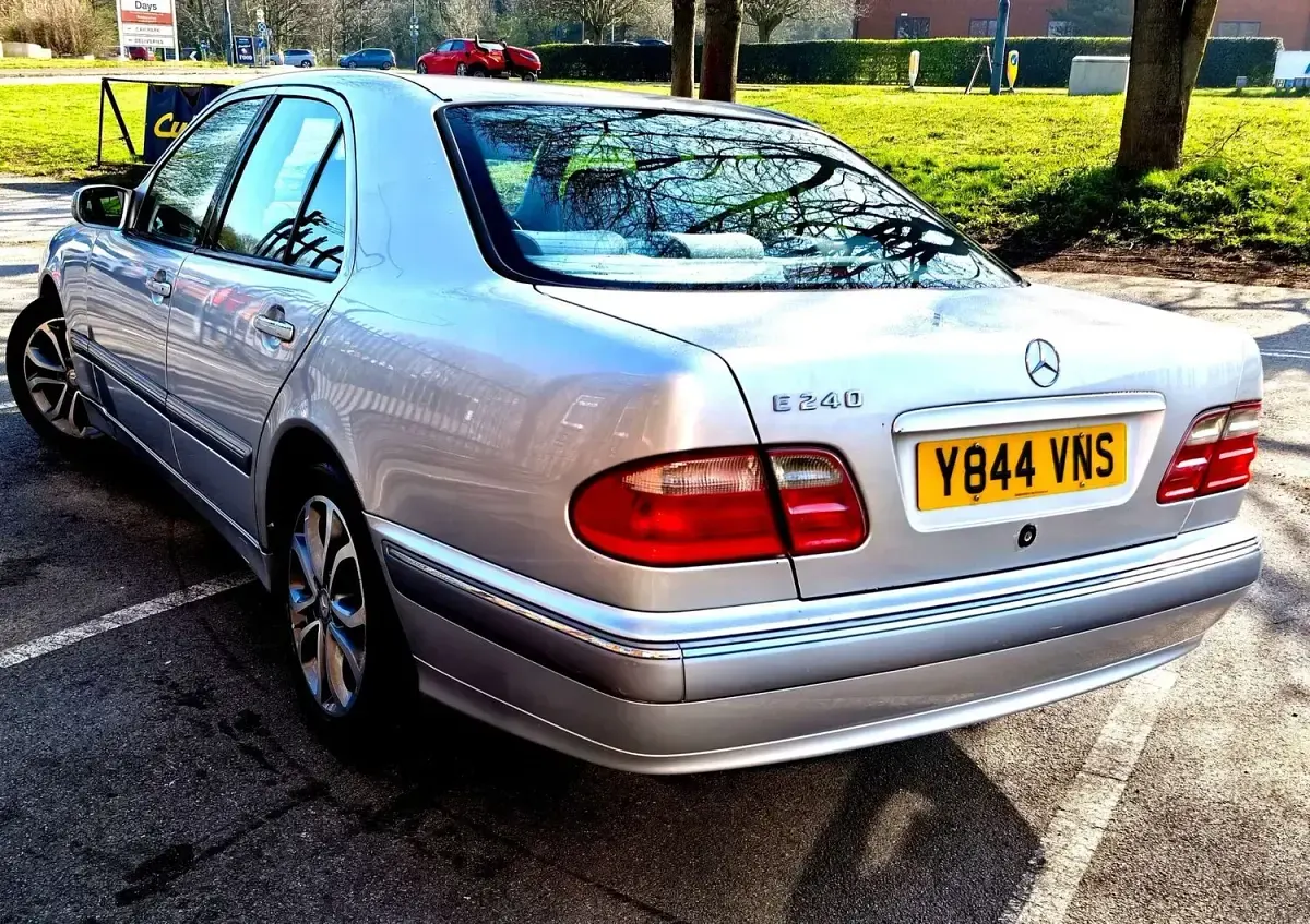 Used Mercedes E240 Elegance 2001 Silver Sedan