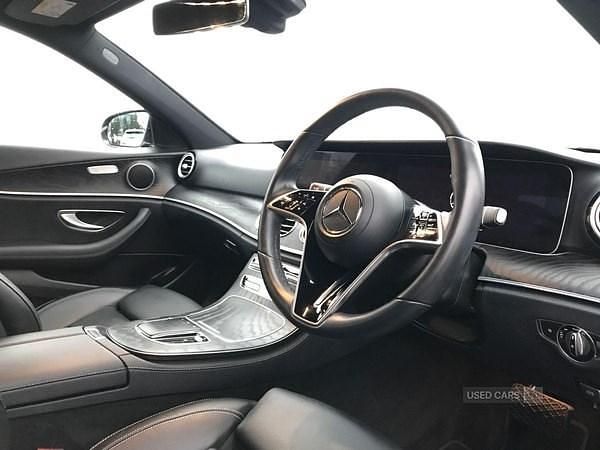Used Mercedes E400 AMG Line Premium 330 HP (242 kW) 2023 Blue Sedan