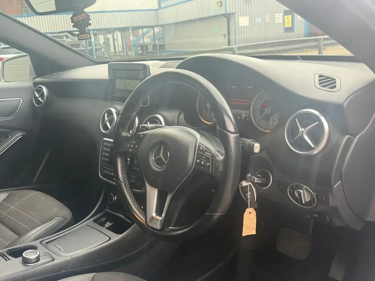Used Mercedes A180 109 HP (80 kW) 2015 Silver Hatchback