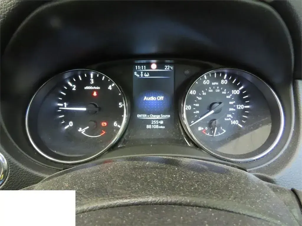 Used Nissan Qashqai S 110 HP (80 kW) 2015 Grey SUV