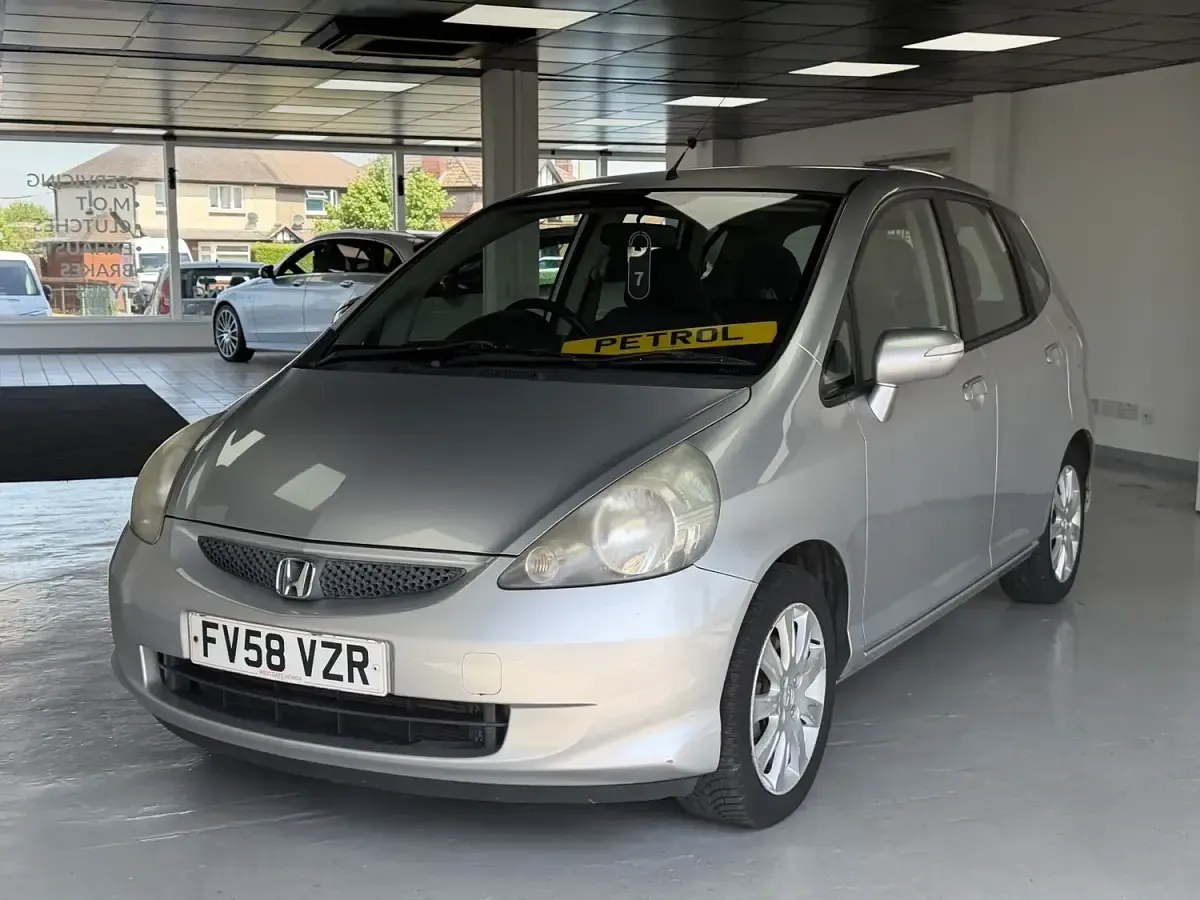 Used Honda Jazz SE 100 HP (73 kW) 2009 Silver Hatchback