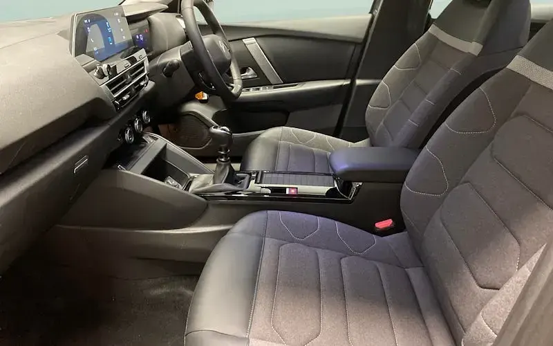 Usado Citroën C4 PureTech 101 HP (74 kW) 2024 Cinzento SUV