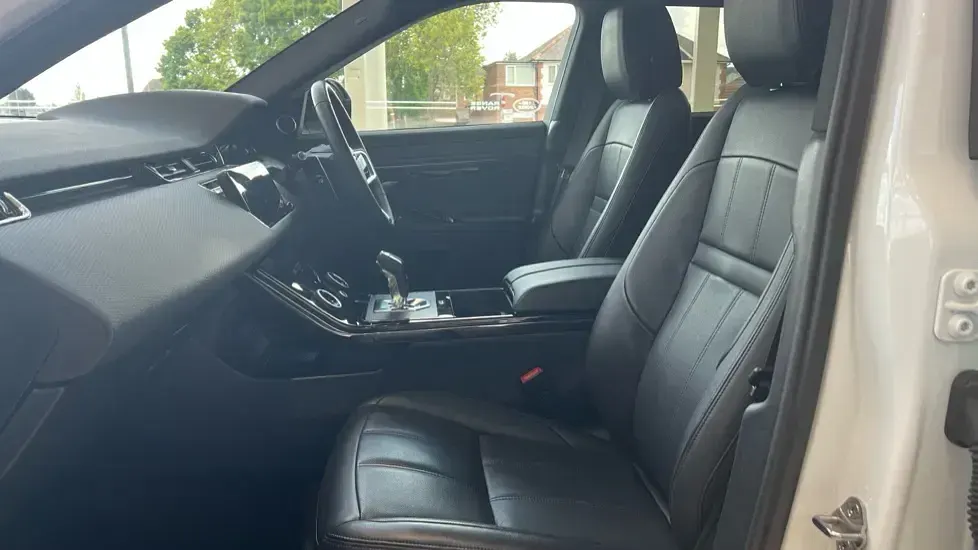 Used Land Rover Range Rover evoque 309 HP (227 kW) 2022 White SUV