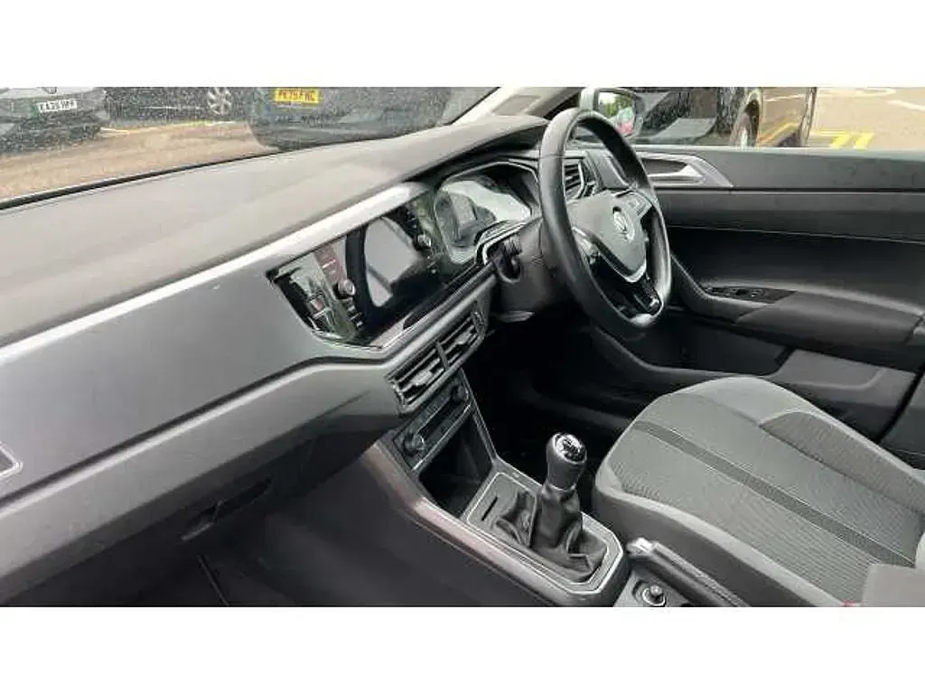 Used VW Polo SEL 115 HP (84 kW) 2019 Silver Hatchback
