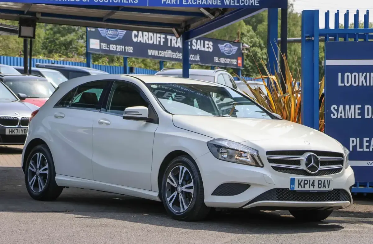 Used Mercedes A180 SE 122 HP (89 kW) 2014 White Hatchback