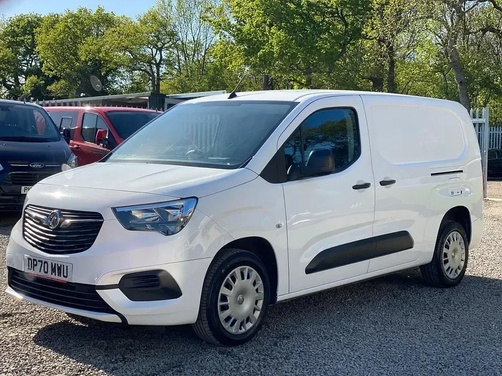 Used Vauxhall Combo Sportive 2020 White MPV