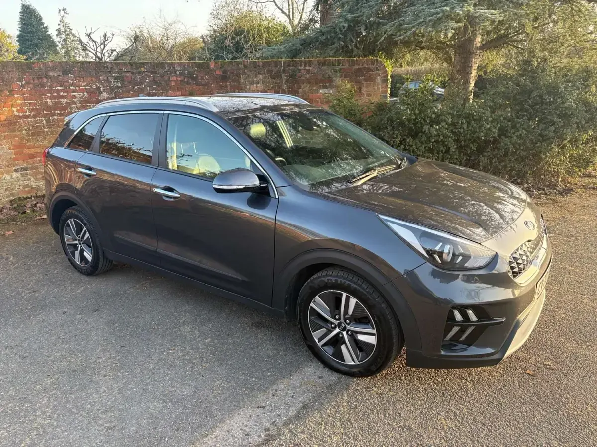 Second-hand Kia Niro 141 CP (103 kW) 2020 Gri SUV