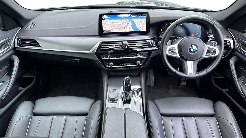 Usado BMW 520 M Sport 187 CV (137 kW) 2022 Gris Familiar
