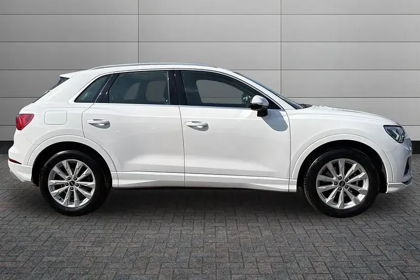 Used Audi Q3 Sport 150 HP (110 kW) 2022 Ibis white SUV