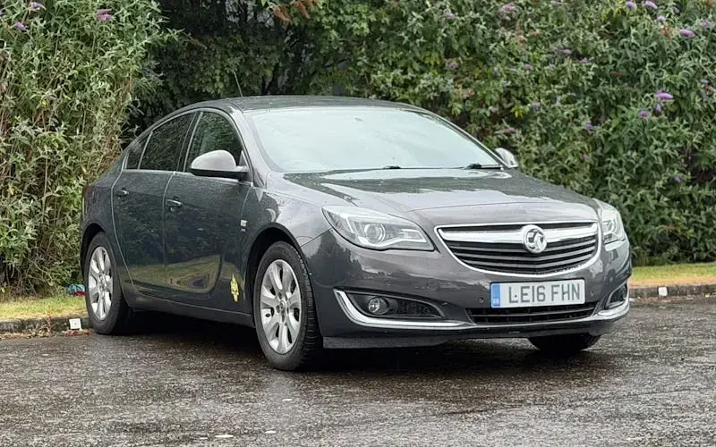 Used Vauxhall Insignia SRi 140 HP (102 kW) 2016 Hatchback
