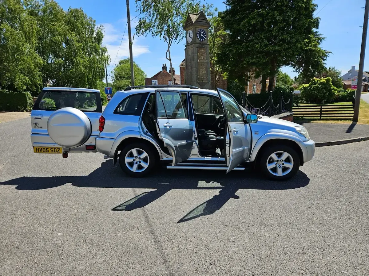 Used Toyota RAV4 2005 Silver SUV