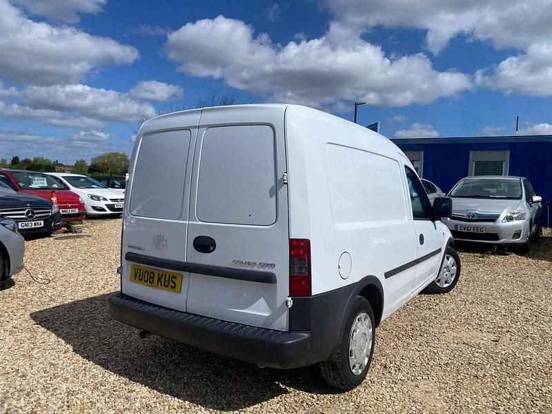 Usado Vauxhall Combo 75 HP (55 kW) 2008 Branco Monovolume