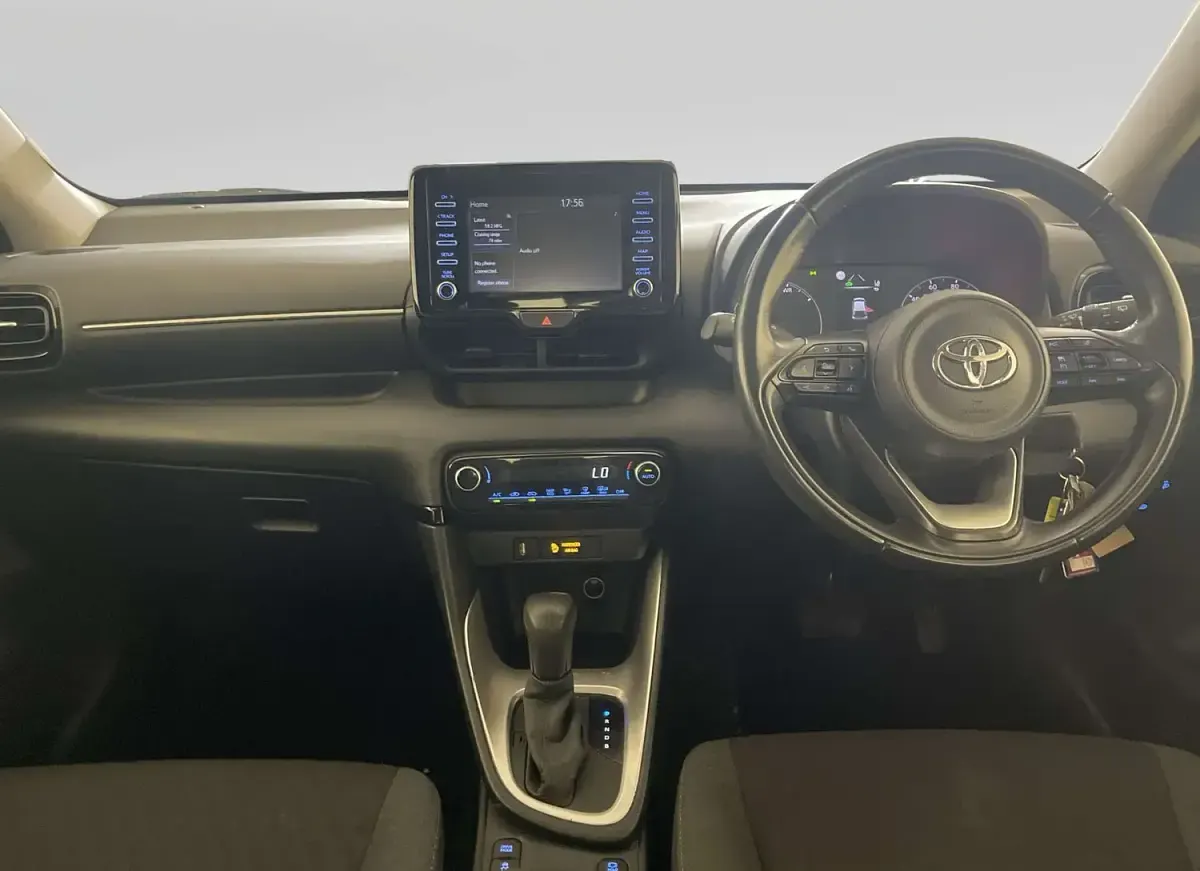 Used Toyota Yaris 116 HP (85 kW) 2021 White Hatchback