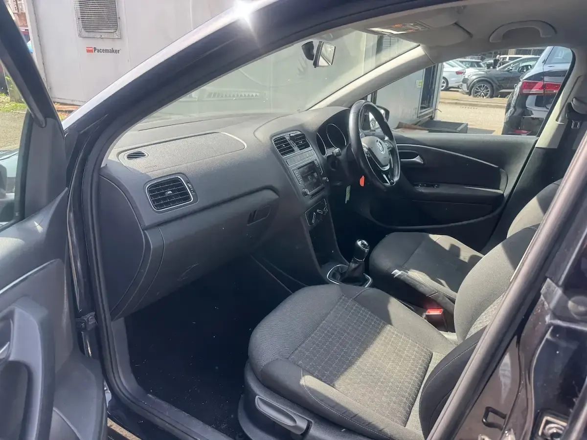 Used VW Polo Match 90 HP (66 kW) 2016 Black Hatchback