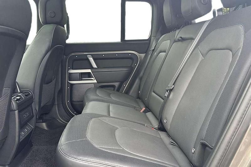 Used Land Rover Defender HSE Dynamic 296 HP (217 kW) 2023 Silver SUV