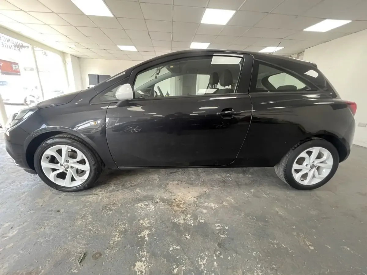 Usado Vauxhall Corsa 70 HP (51 kW) 2016 Preto Citadino