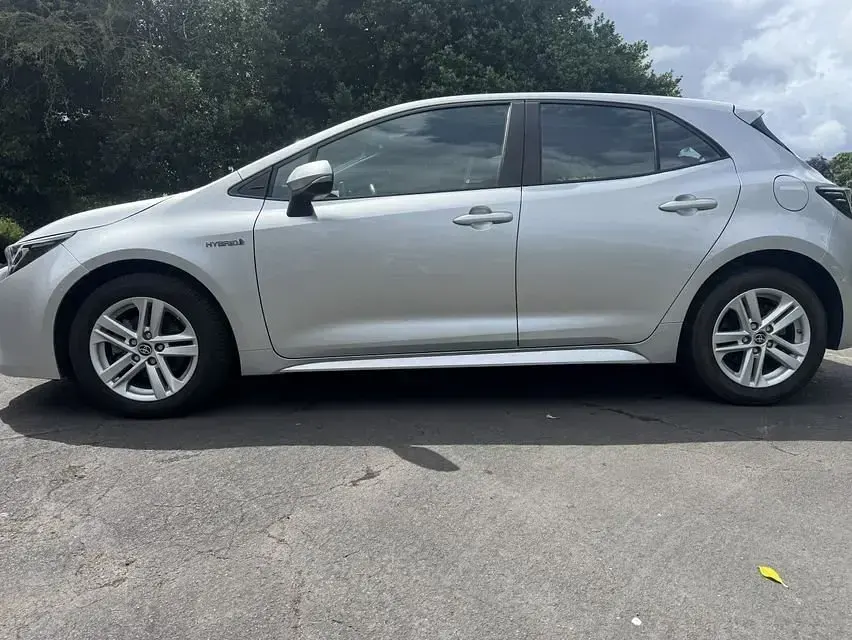 Used Toyota Corolla 120 HP (88 kW) 2022 Silver Hatchback