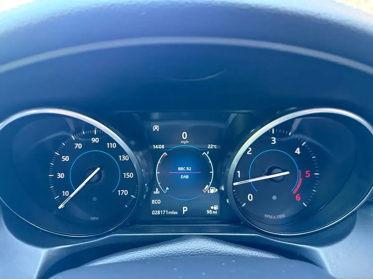 Begagnad Jaguar XF R-Sport 180 HK (132 kW) 2017 Grå Sedan