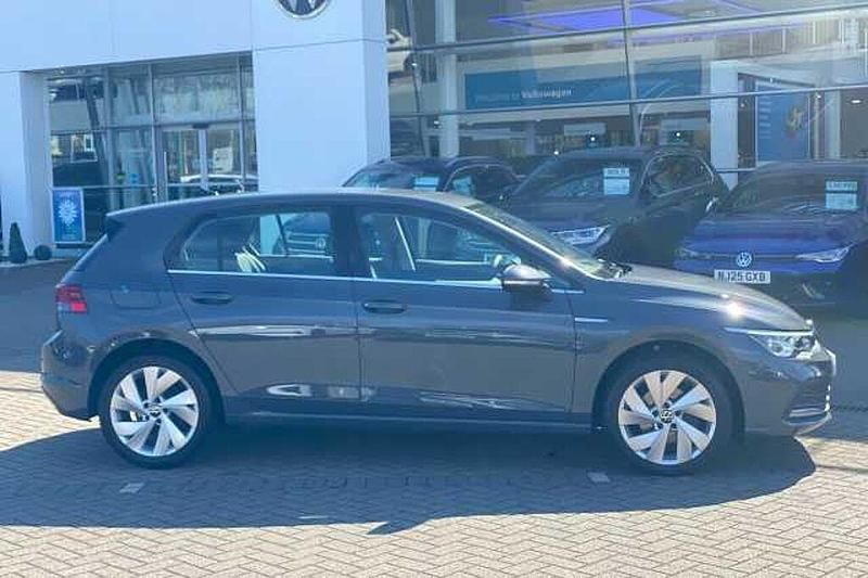 Used VW Golf VIII 130 HP (95 kW) 2023