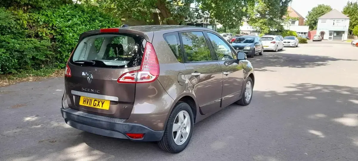 Used Renault Scénic III Dynamique 110 HP (80 kW) 2011 Bronze MPV