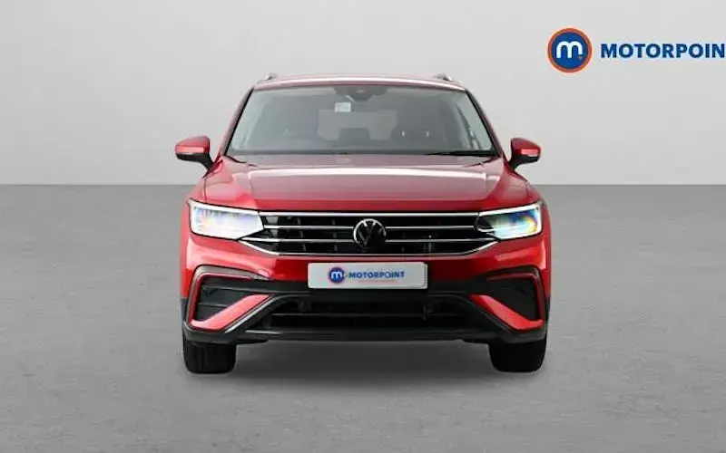 Used VW Tiguan Allspace Life 150 HP (110 kW) 2024 Red SUV