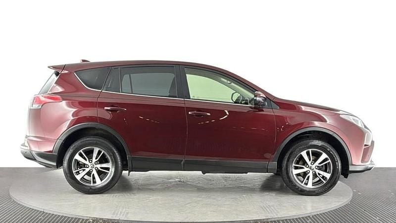 Used Toyota RAV4 Business Edition 143 HP (105 kW) 2017 Red SUV