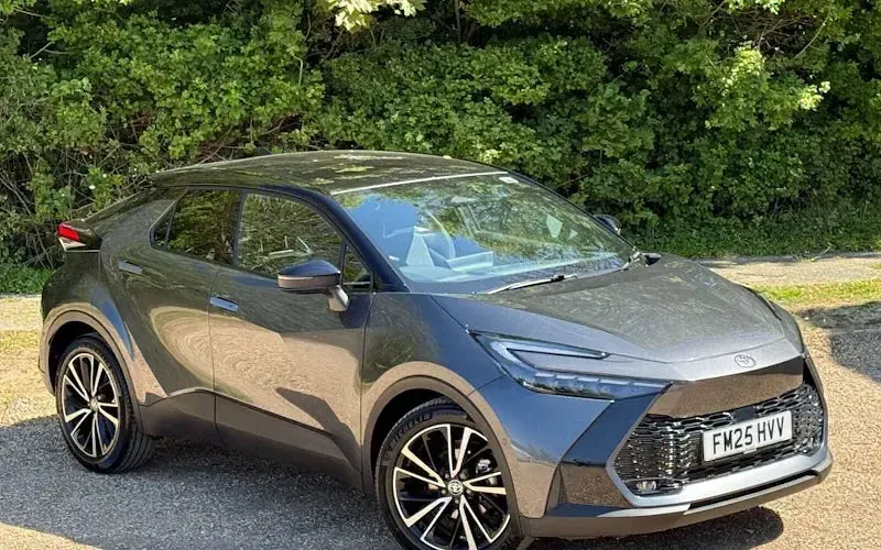 Used Toyota C-HR 140 HP (102 kW) 2025 Grey SUV