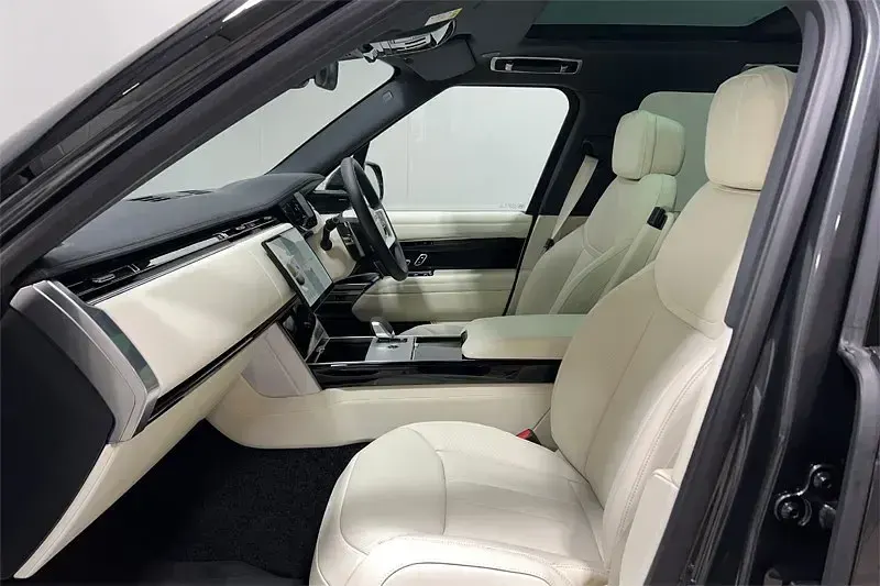 Używany Land Rover Range Rover SE 295 KM (216 kW) 2025 Szary SUV